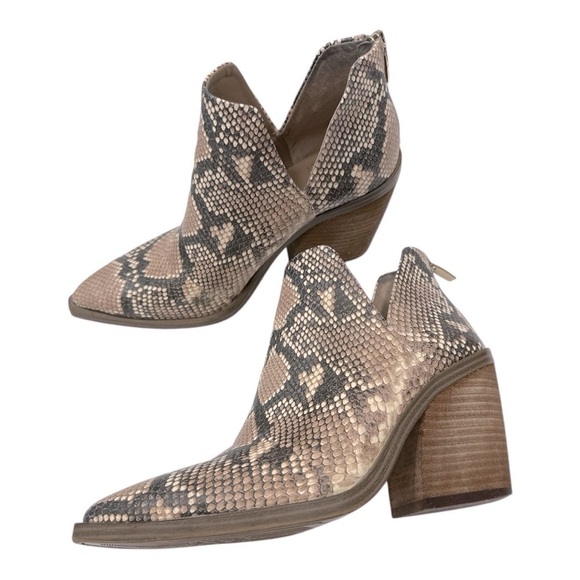 Vince Camuto Gigietta Snake Print Leather Boot woman's size 8.5 M - Picture 7 of 11